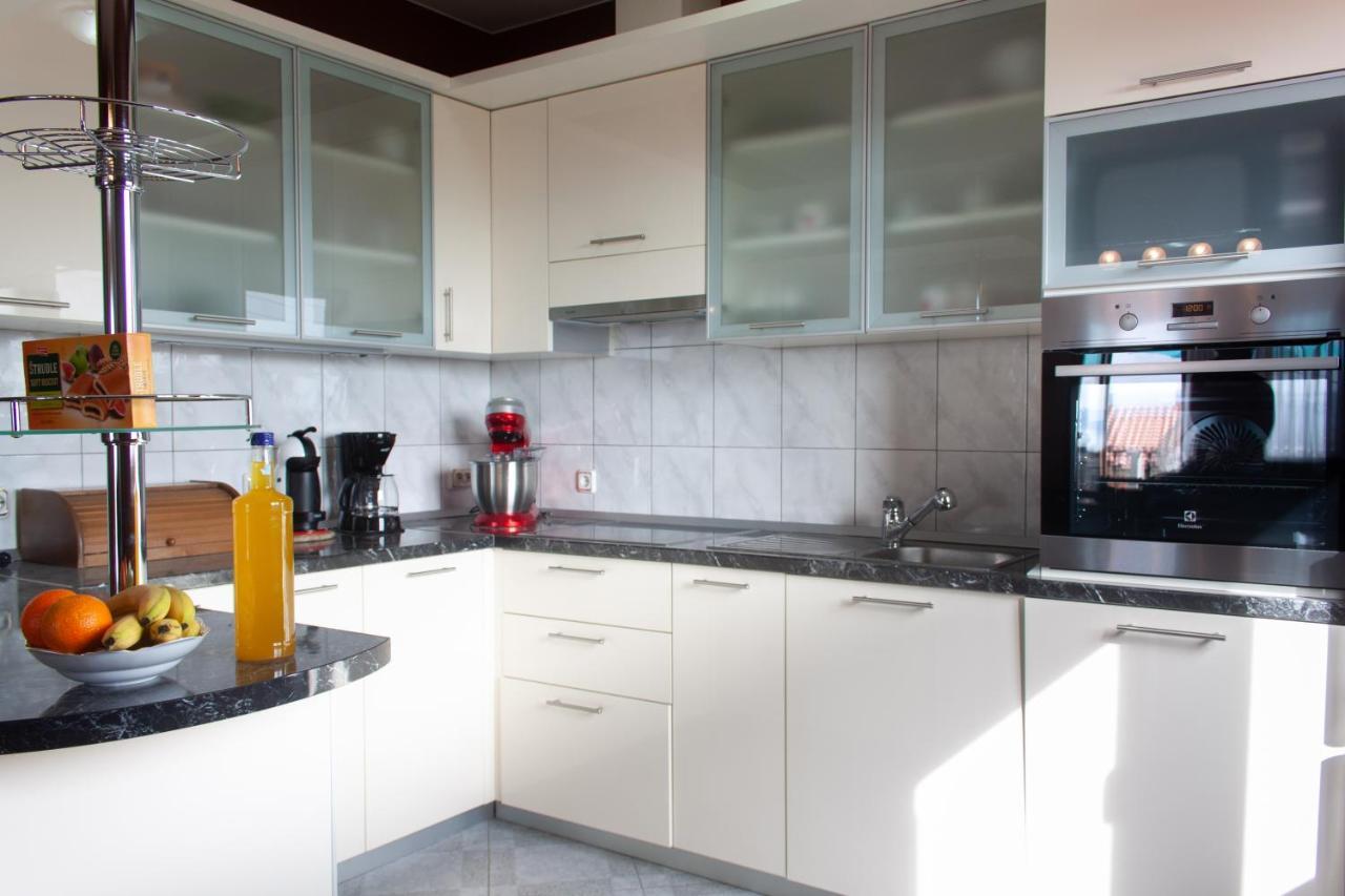 Apartment Juric Kastel Novi Екстер'єр фото